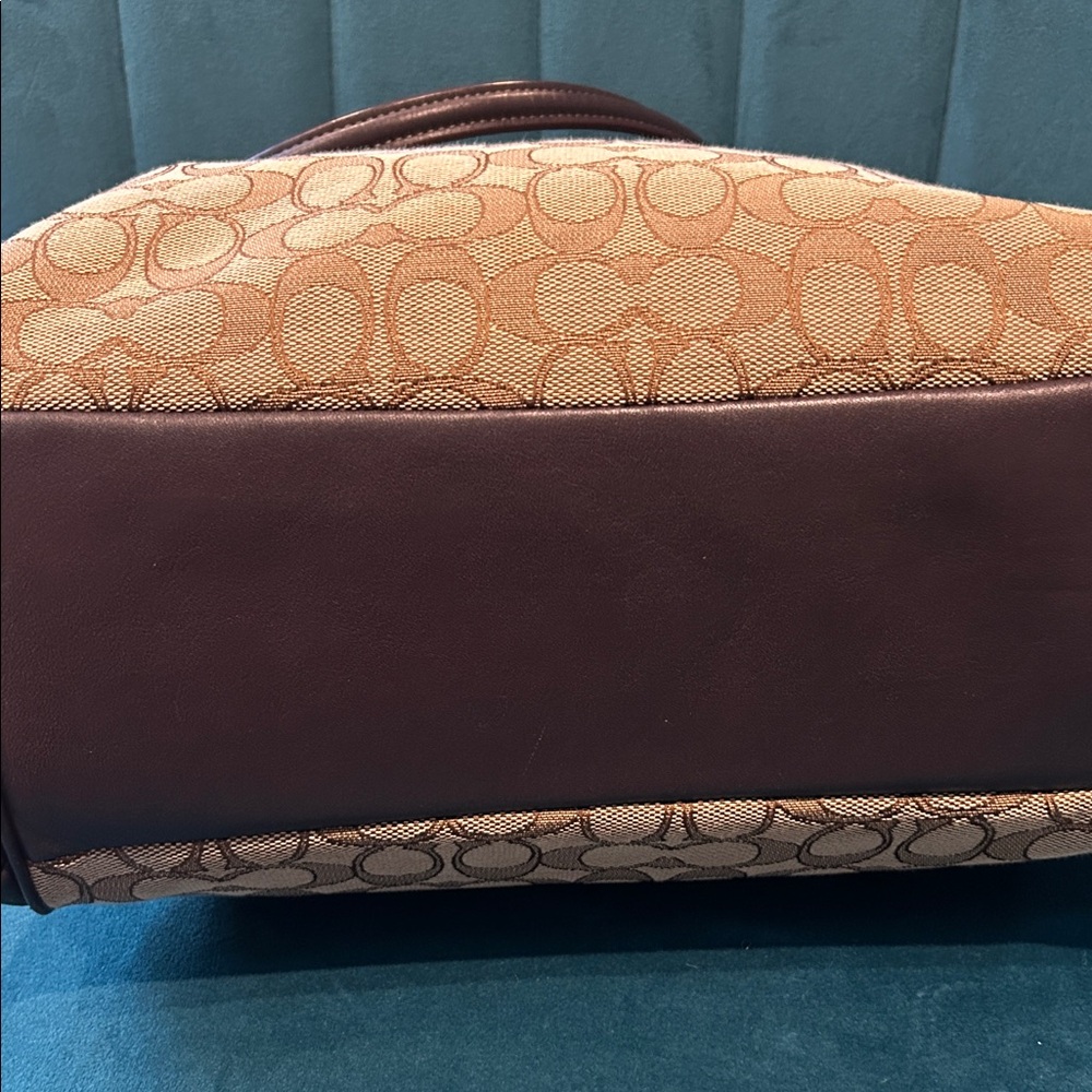Coach Lexy Tan and Brown Signature Canvas Shoulder Bag NWOT - Picture 6 of 9